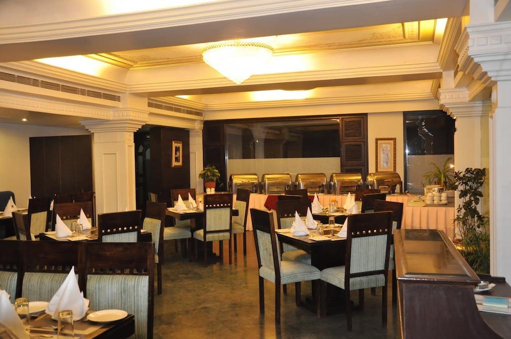 Hotel Empire Regency ชัยปุระ ภายนอก รูปภาพ