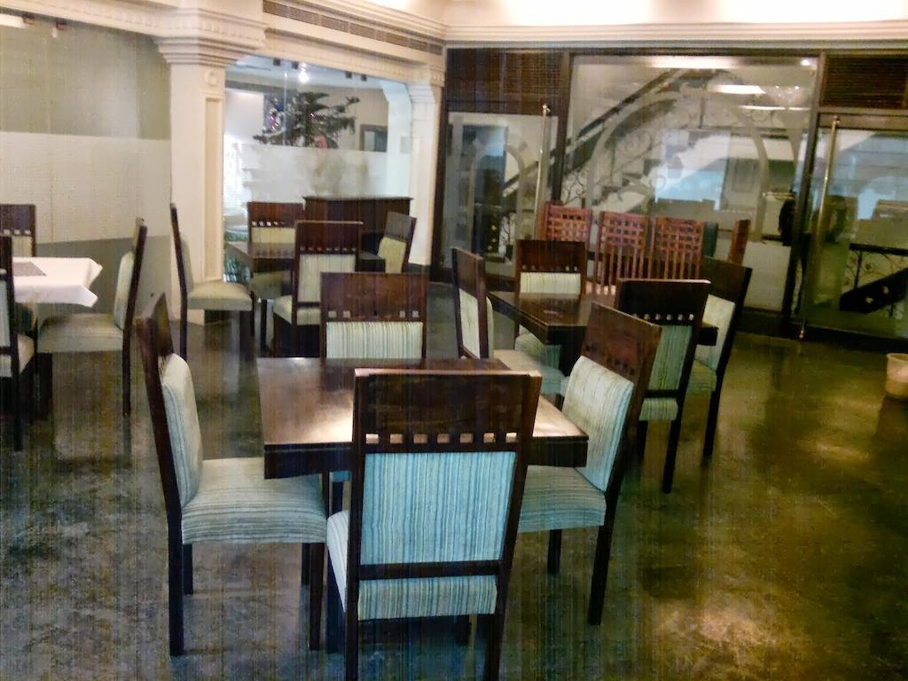 Hotel Empire Regency ชัยปุระ ภายนอก รูปภาพ