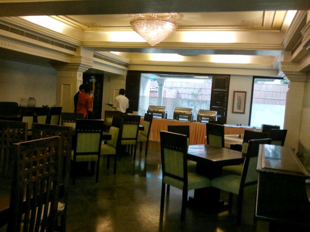 Hotel Empire Regency ชัยปุระ ภายนอก รูปภาพ