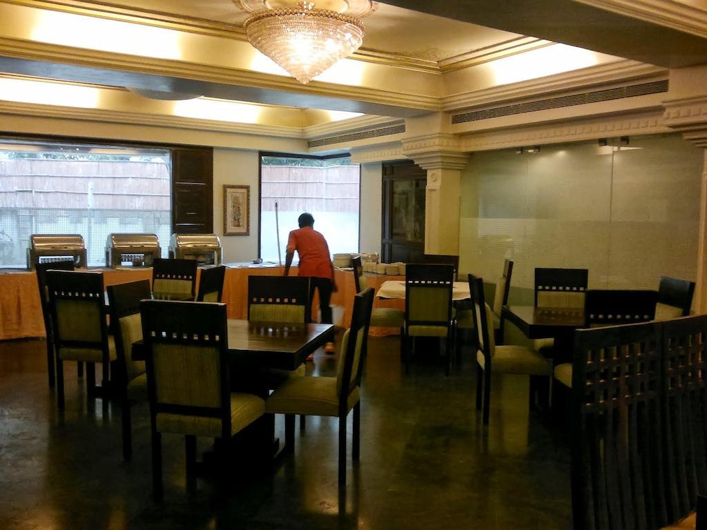Hotel Empire Regency ชัยปุระ ภายนอก รูปภาพ